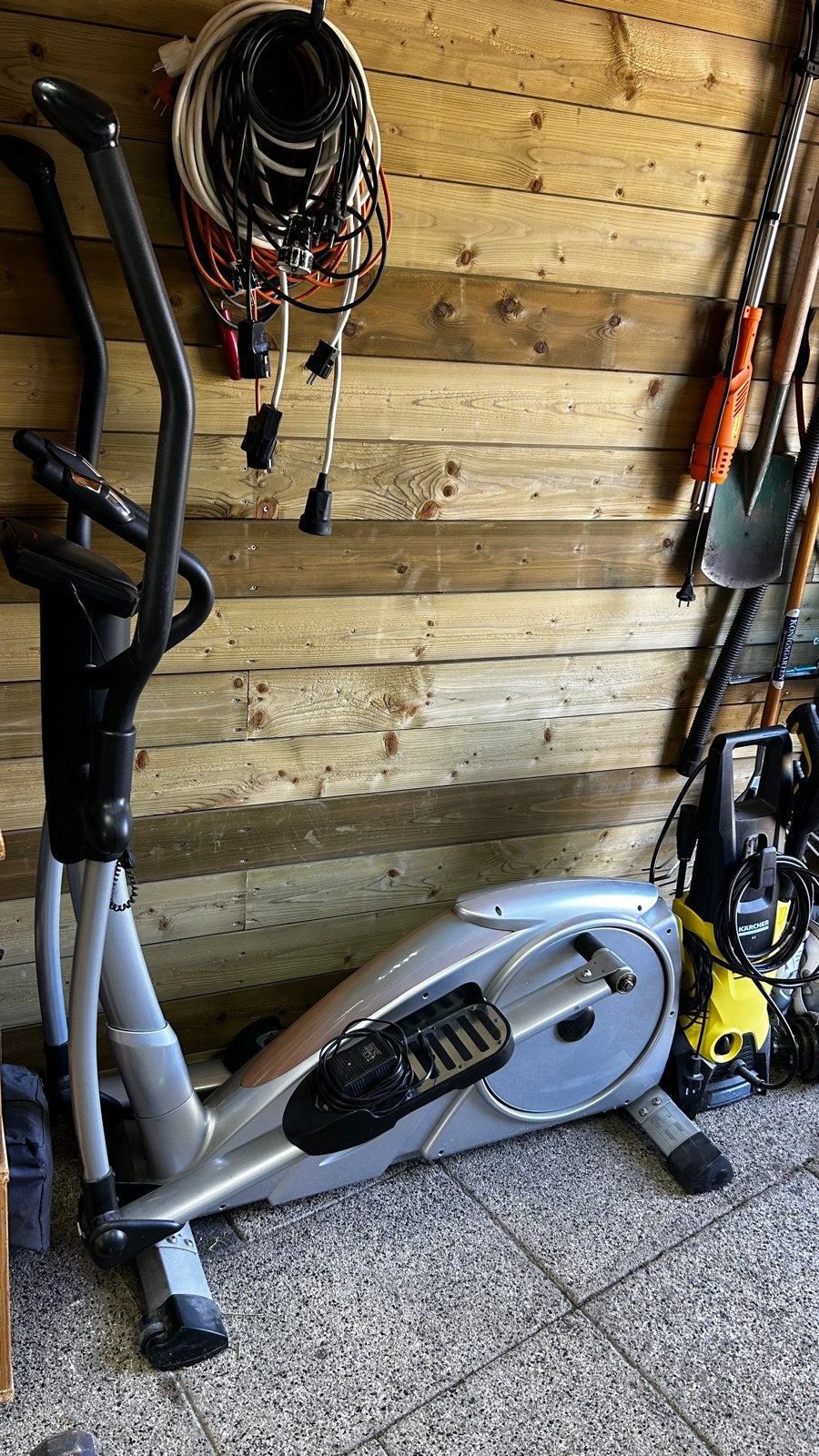 Hometrainer - Werkt goed, Ophalen, Gebruikt, Benen, Hometrainer