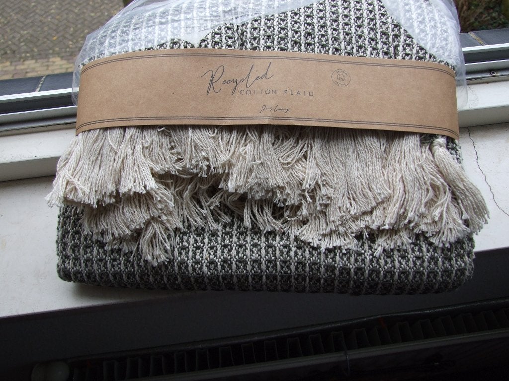 Jens Living plaid nieuw in verpakking beige groen franjes, Katoen, Overige kleuren, 130 cm, Ophalen of Verzenden