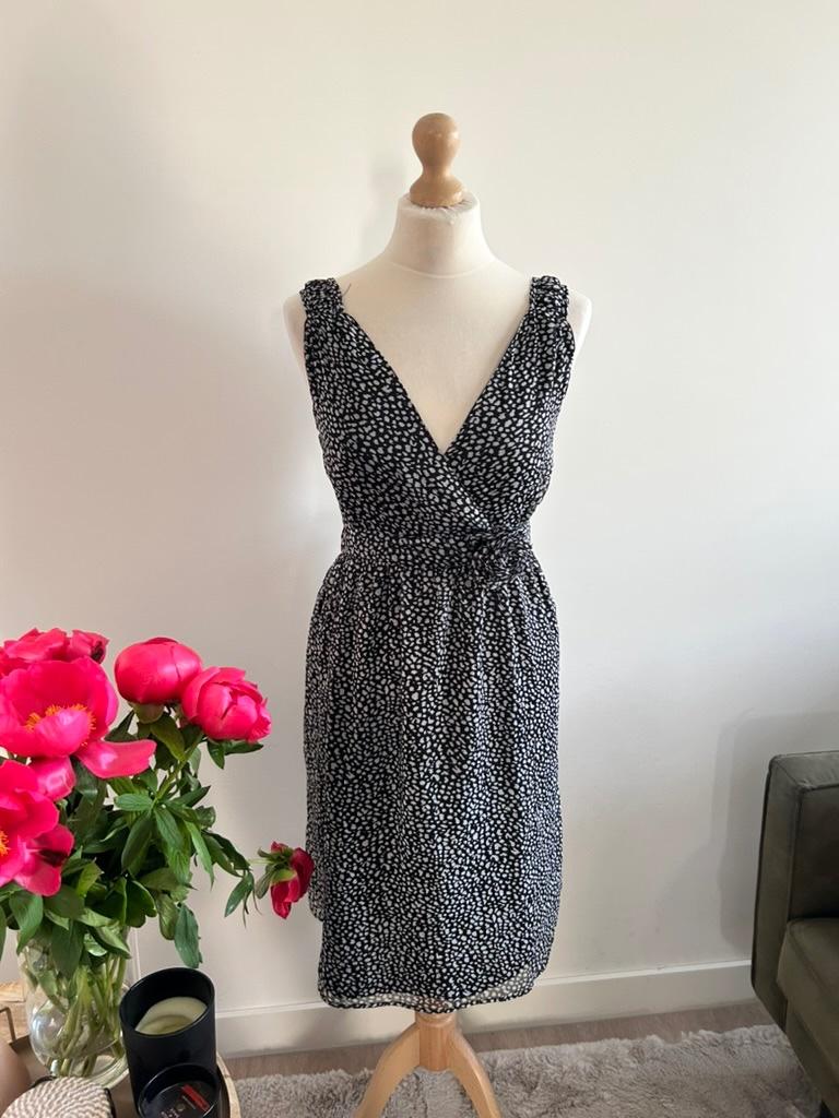 King Louie maat L prachtige elegante zomer jurk 556, Kleding | Dames, Jurken, Zo goed als nieuw, Maat 42/44 (L), Zwart, Knielengte