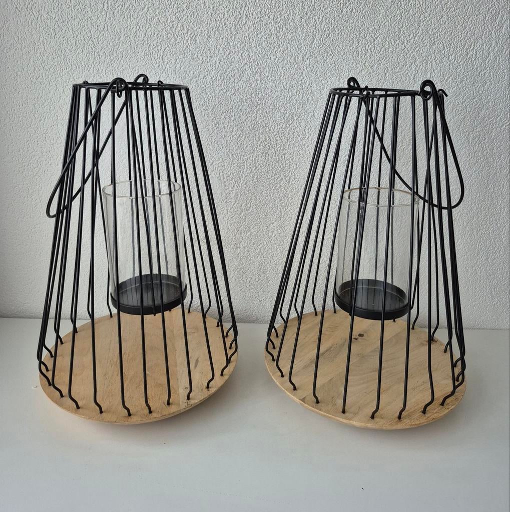 2 grote windlichten hoogte 43 cm doorsnede onder 29 cm, Huis en Inrichting, Woonaccessoires | Kandelaars en Kaarsen, Gebruikt