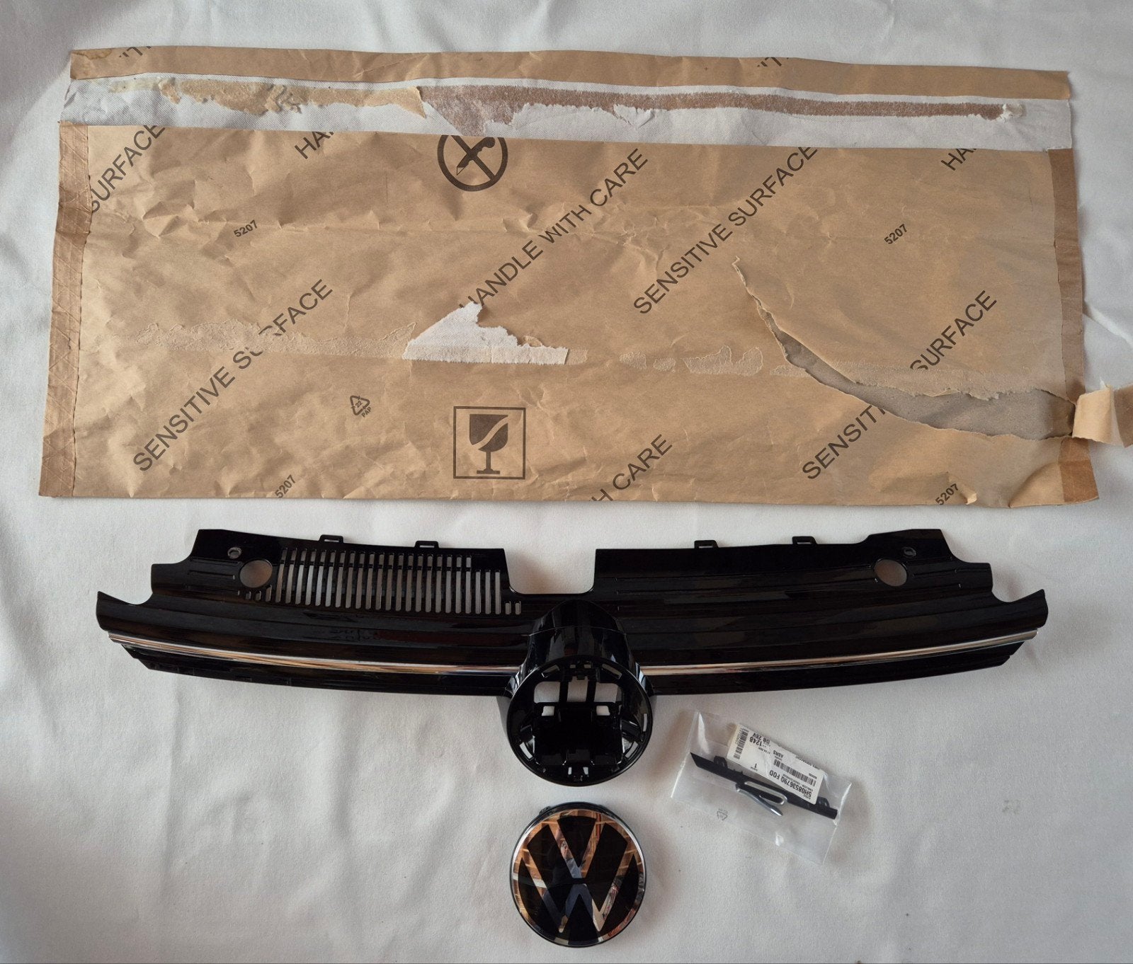 VW GOLF 8 GRILL GRIL R R-LINE NIEUWSTAAT, Ophalen of Verzenden, Nieuw, Volkswagen, Bumper