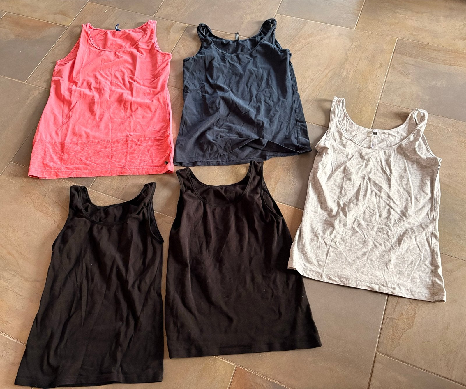 5x Topjes Maat L - Diverse Kleuren, Zwart, Maat 42/44 (L), Ophalen of Verzenden, Zonder mouw