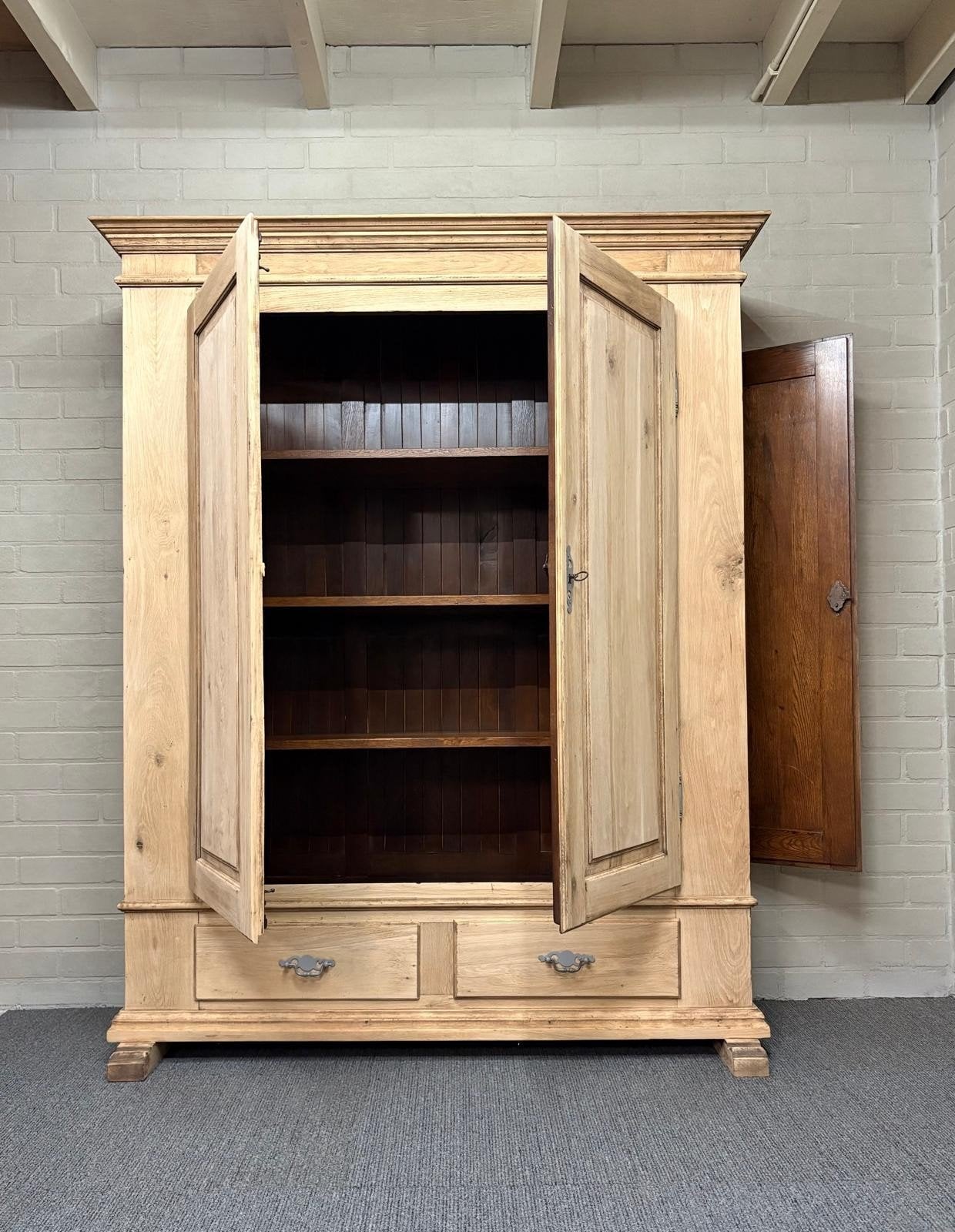 Grote jagerskast van onbehandeld eiken, 7577RB Oldenzaal, 100 tot 150 cm, Info@vanleussenkasten.nl, Eikenhout
