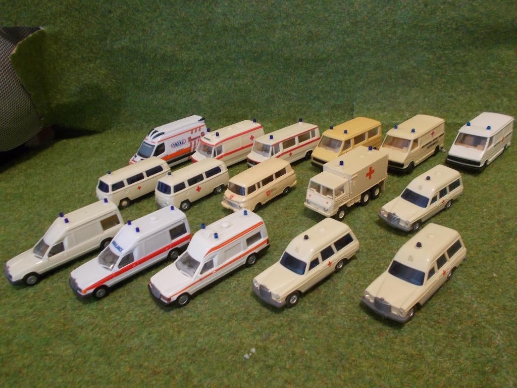ambulance Politie Opel Wiking Herpa 4 euro Verzenden kan ook, Ophalen, Nieuw, Bus of Vrachtwagen, Wiking