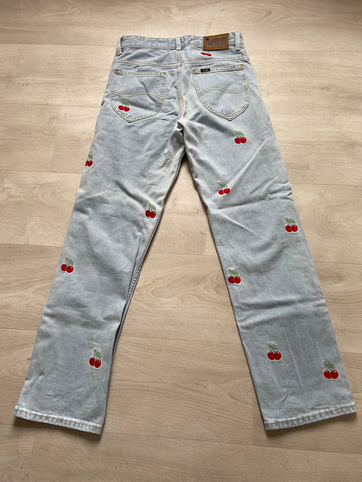 Lee spijkerbroek 170/176 met kersenmotief, Ophalen of Verzenden, Gebruikt, Meisje, Broek