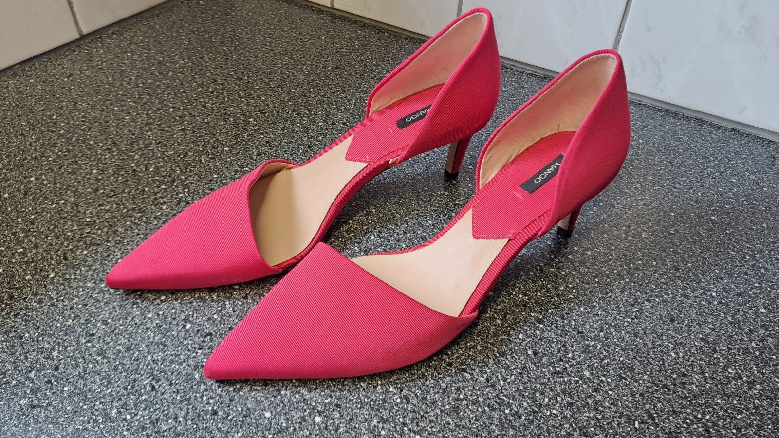 Mango pumps maat 39 fel roze, Mango, Ophalen of Verzenden, Zo goed als nieuw, Schoenen met hoge hakken