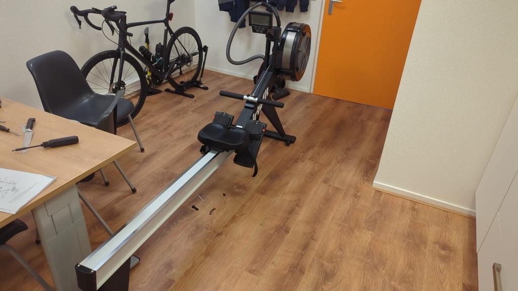 VirtuFit Ultimate Pro 2 Ergometer Roeitrainer, Sport en Fitness, Fitnessapparatuur, Ophalen, Benen, Zo goed als nieuw, Metaal