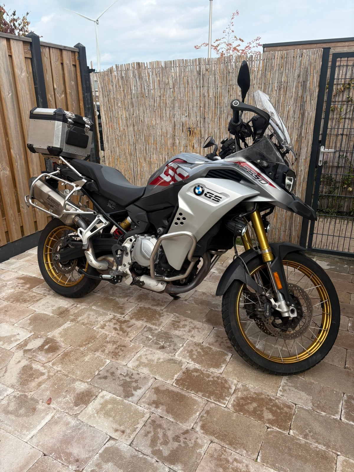 BMW F850 GS Adventure Exclusive – Akrapovič – Zeer compleet, Motoren, Handvatverwarming, 2 cilinders, Gebruikt, Particulier