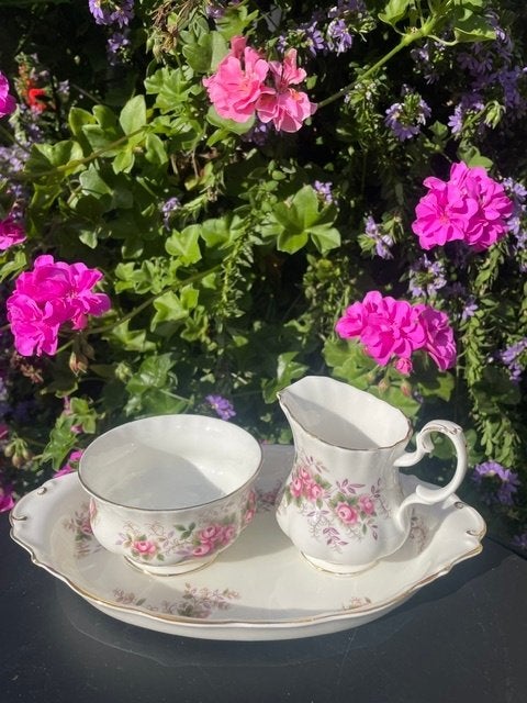 Royal Albert LAVENDER ROSE, roomstel, opruiming !!  zsm weg, Verzamelen, Ophalen of Verzenden, Zo goed als nieuw, Porselein, Overige typen