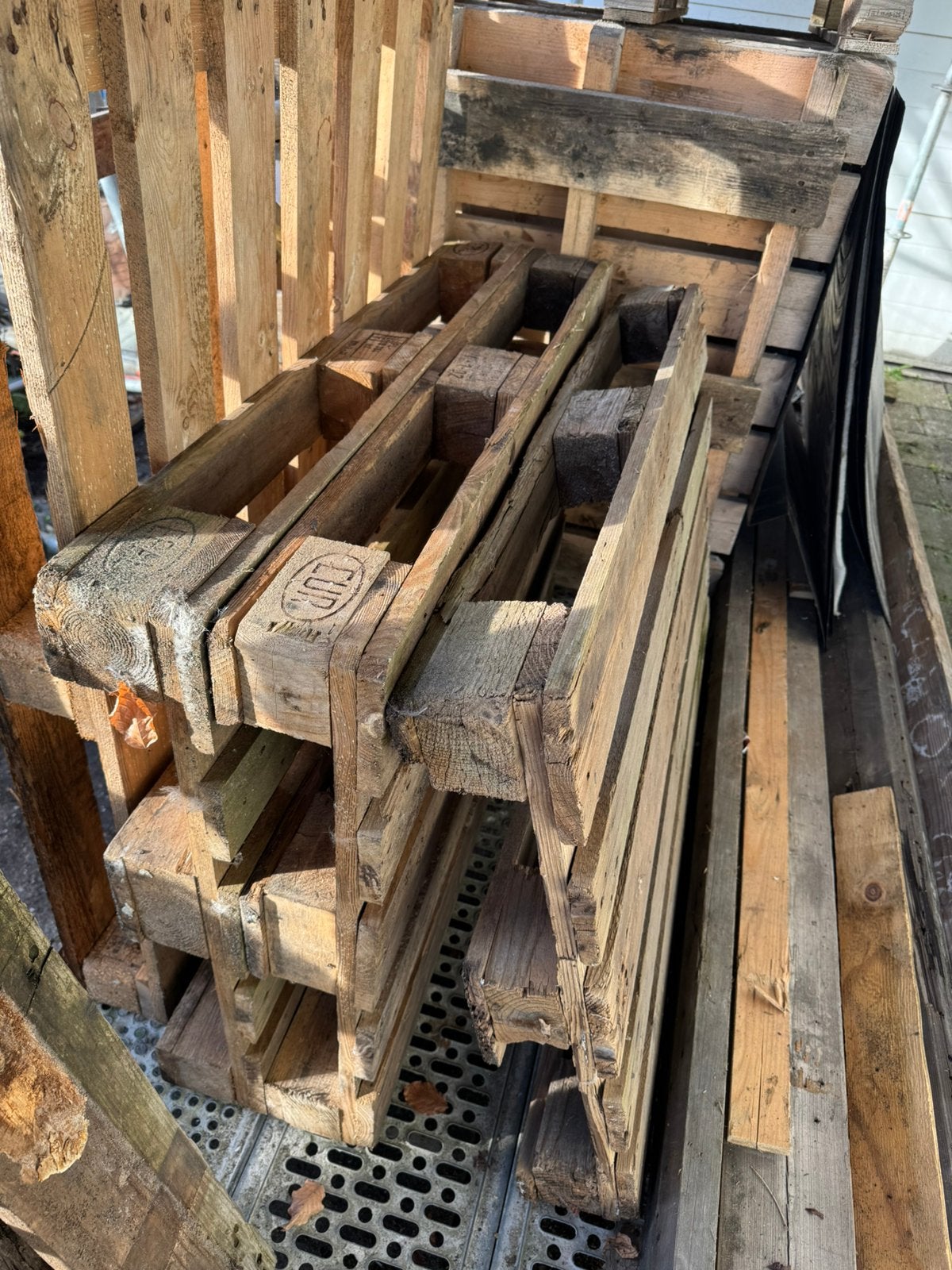 3 europallets (120x80 cm) & 8 Koramic pallets (114x112 cm), Doe-het-zelf en Verbouw, Ophalen of Verzenden, Gebruikt, Minder dan 200 cm