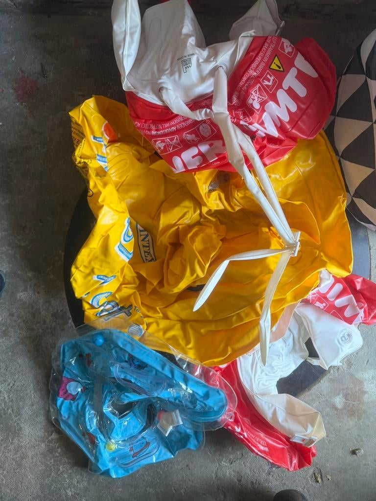 4 stuks Baby zwembandjes bijna gratis, Ophalen, Zo goed als nieuw