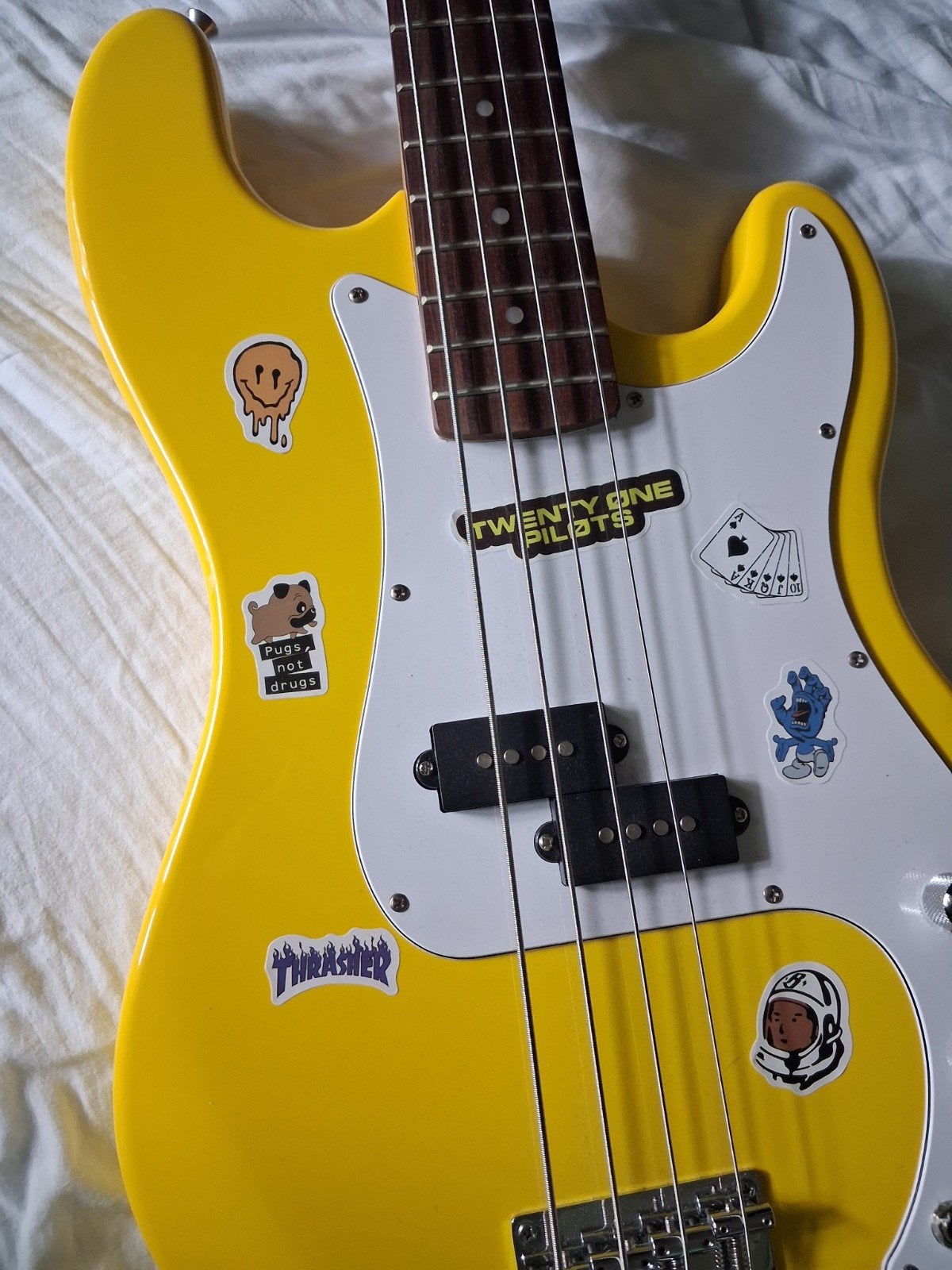 Fazley basgitaar, Muziek en Instrumenten, Snaarinstrumenten | Gitaren | Elektrisch, Ophalen, Zo goed als nieuw, Solid body, Met versterker