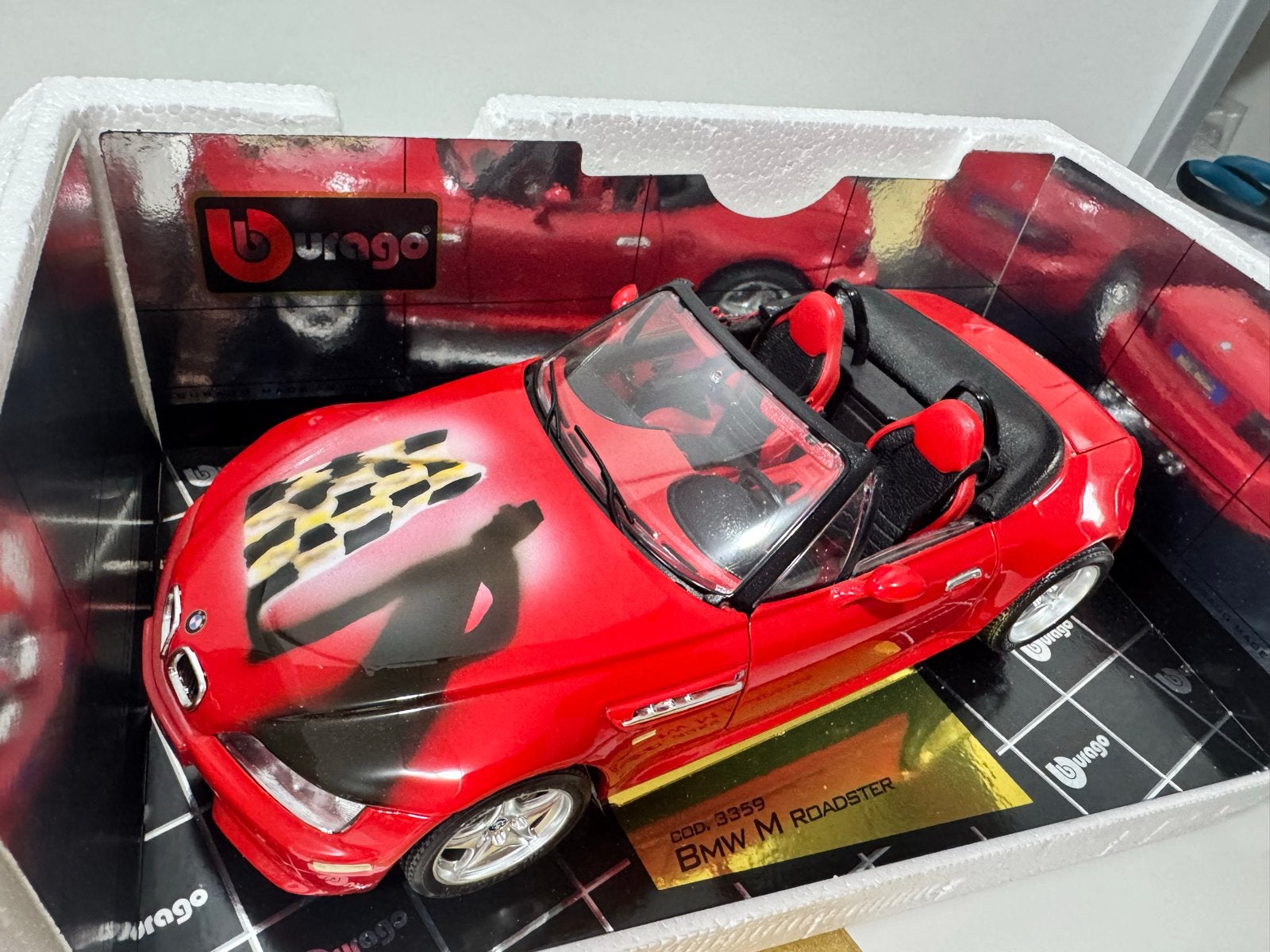 Burago BMW Z3M Roadster Rood - Limited Edition "Racing Flag", Ophalen of Verzenden, Nieuw, Auto, Bburago