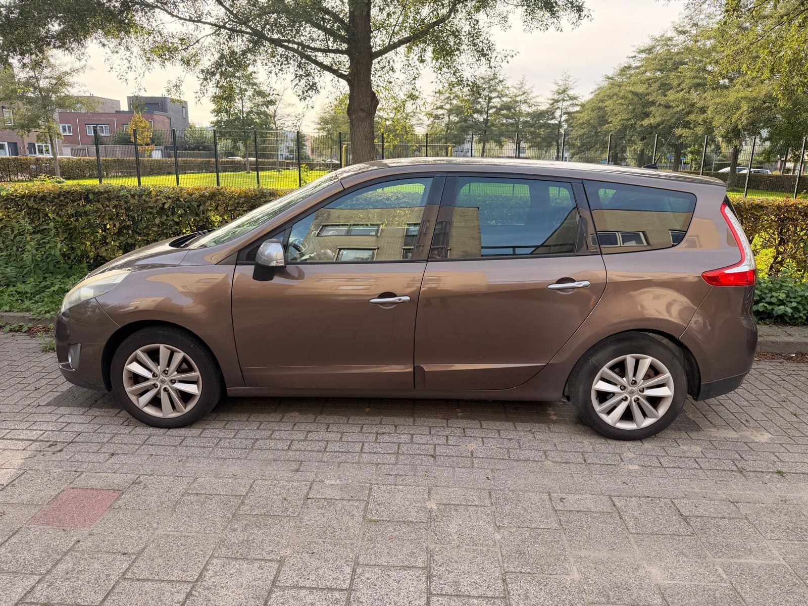 Renault Grand Scenic 1.4 TCE 96KW 7P 2011 Bruin, Auto's, Voorwielaandrijving, Stof, 4 cilinders, Bruin