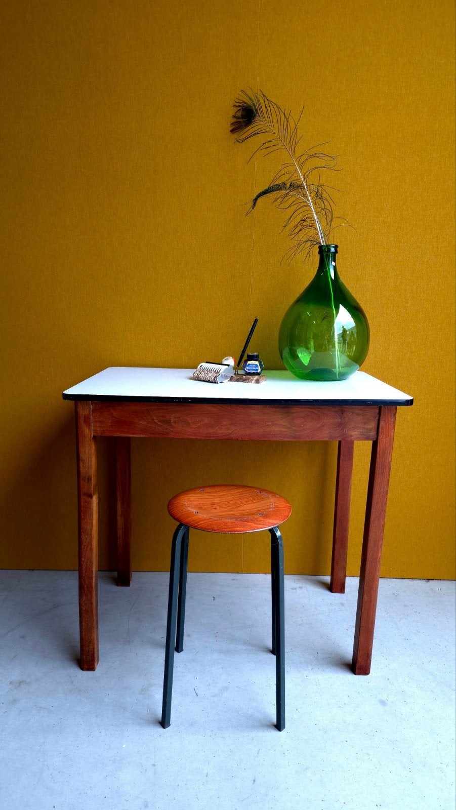 Vintage beuken tafeltje met formica blad,  bureau, tafel, Gebruikt, Hout, Vintage, Ophalen of Verzenden