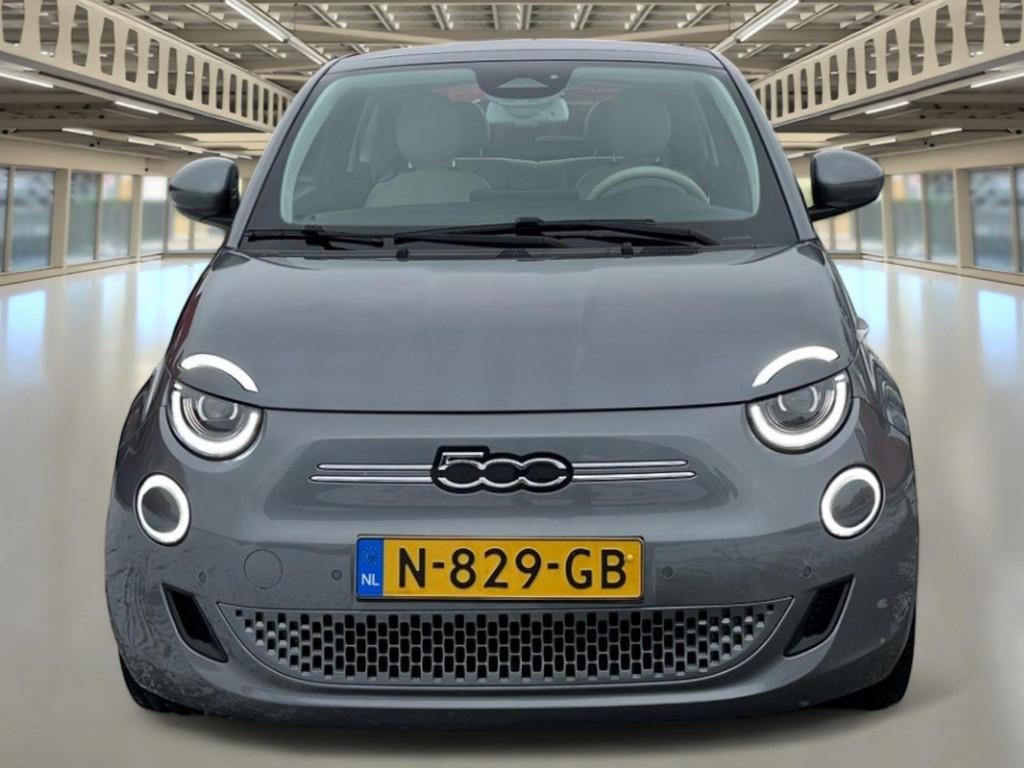Fiat 500 La Prima 42 kWh PanoDak, Navigatie+Camera, Leder in, 4 stoelen, Origineel Nederlands, 1265 kg, 255 min