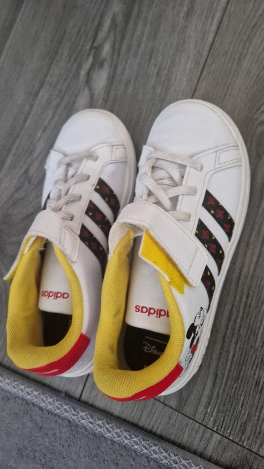 Adidas Disney Mickey Mouse sneakers maat 24, Adidas, Gebruikt, Schoenen, Ophalen of Verzenden