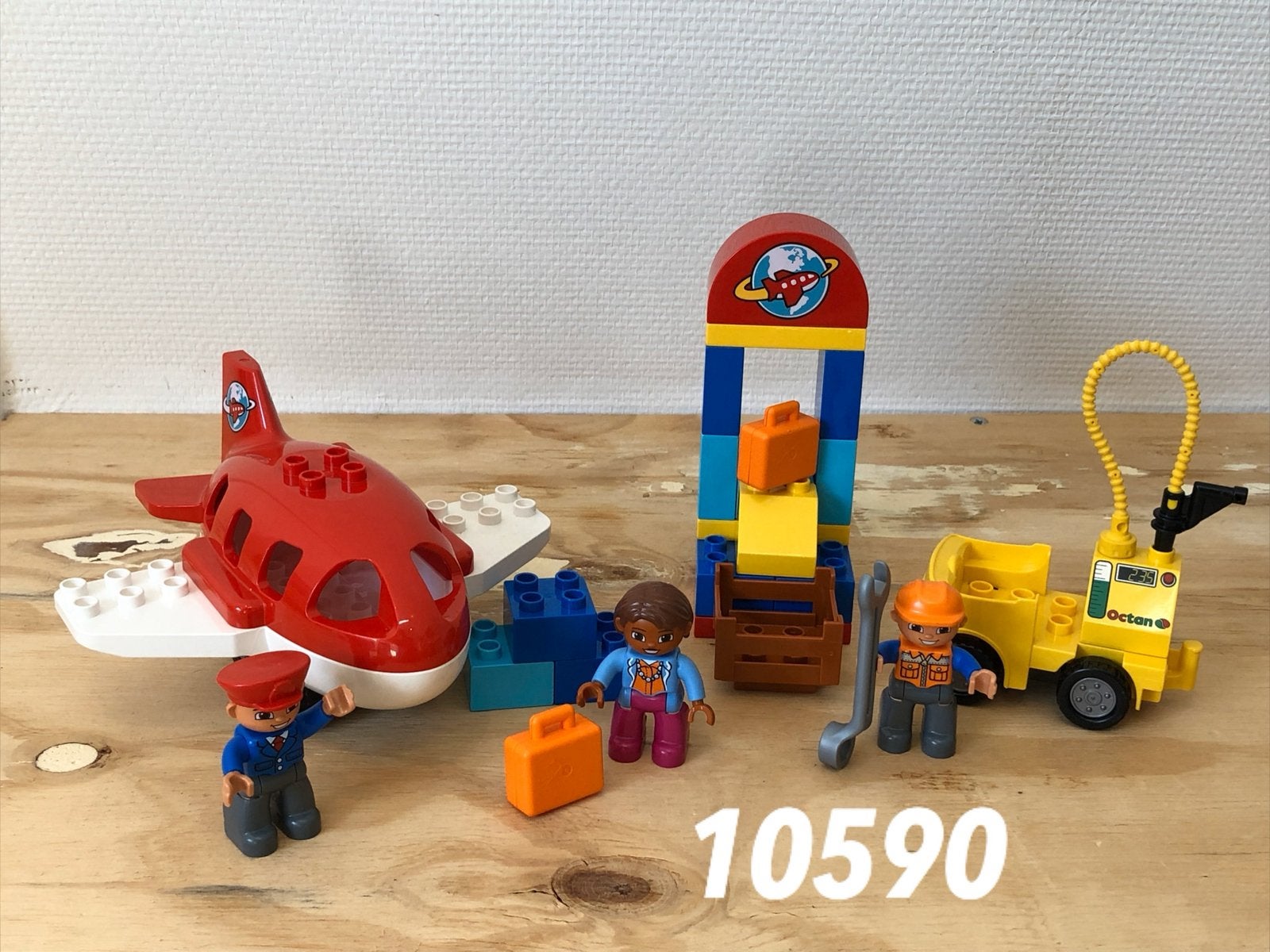 Duplo vliegtuig vliegveld 10590 (compleet) 2, Ophalen of Verzenden, Zo goed als nieuw, Complete set, Duplo