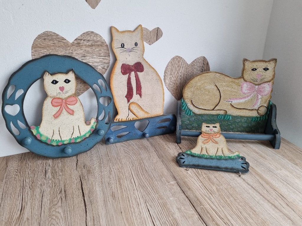 4 Prachtige Vintage Katten Handdoek - Rolhouder Set van Hout, Wandkapstok, Gebruikt, Verzenden, Minder dan 100 cm