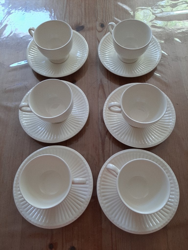 WEDGWOOD EDME - 6 KOP EN SCHOTELS, Huis en Inrichting, Keuken | Servies, Klassiek, Ophalen of Verzenden, Zo goed als nieuw, Kop(pen) en/of Schotel(s)