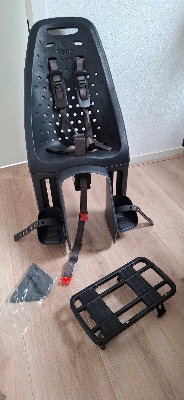 Yepp Fietstoeltje Achter + adapter, Fietsen en Brommers, Fietsaccessoires | Fietsstoeltjes, Ophalen, Gebruikt