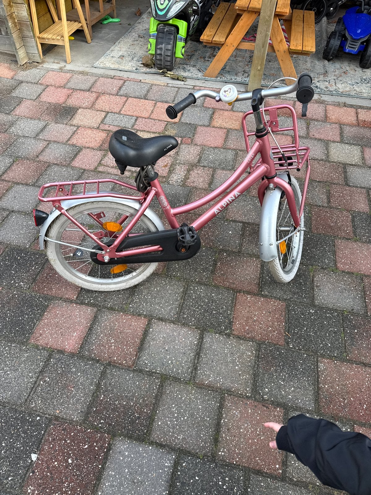 Alpina kinderfiets roze 20 inch met mandje en bagagedrager, Ophalen of Verzenden, Gebruikt, Velgrem, 20 inch of meer