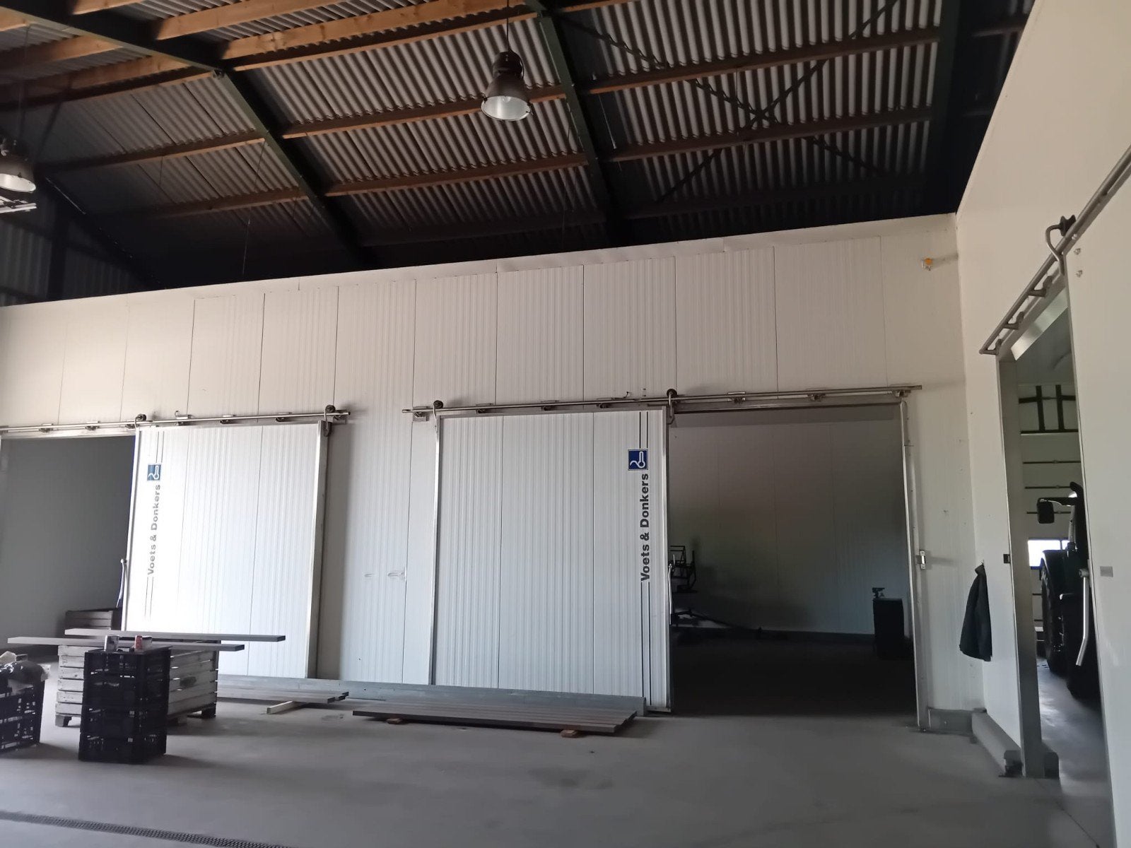 2 Koelcellen 20x10m en 15x10m, Ophalen