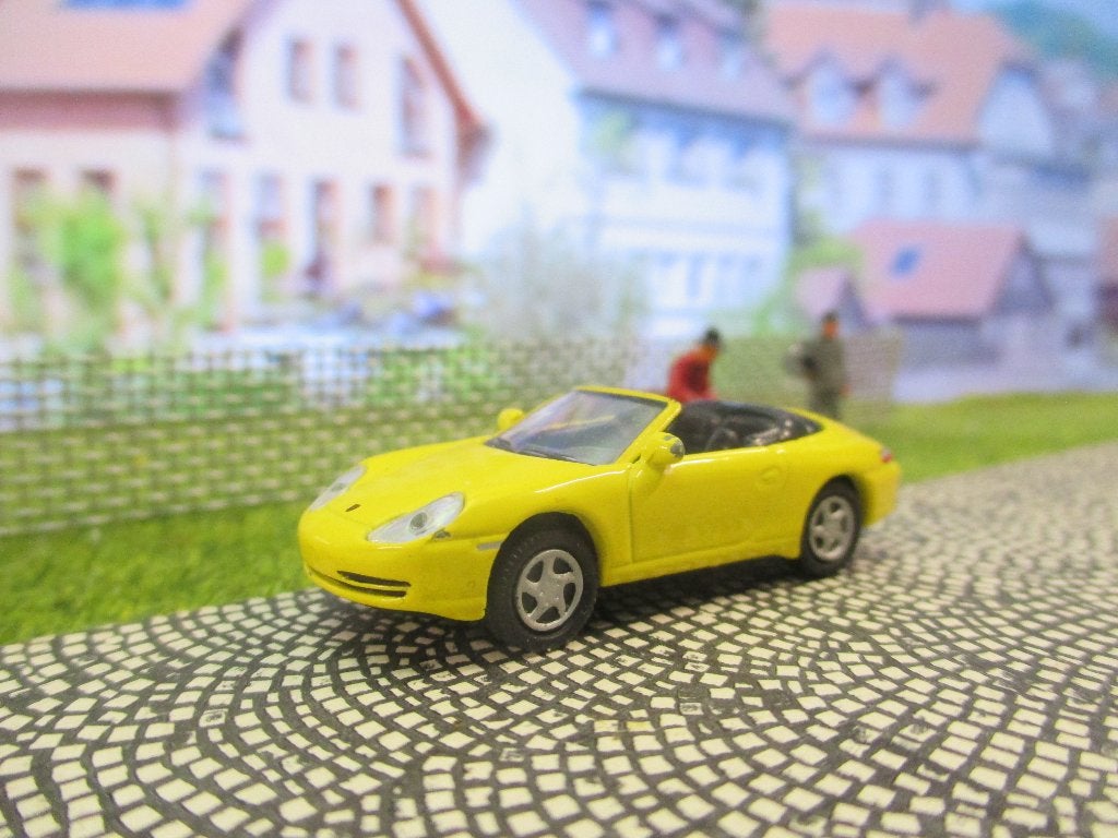 Porsche 996 911 Carrera Cabriolet - Schuco geel, Ophalen of Verzenden, Gebruikt, Auto, Schuco