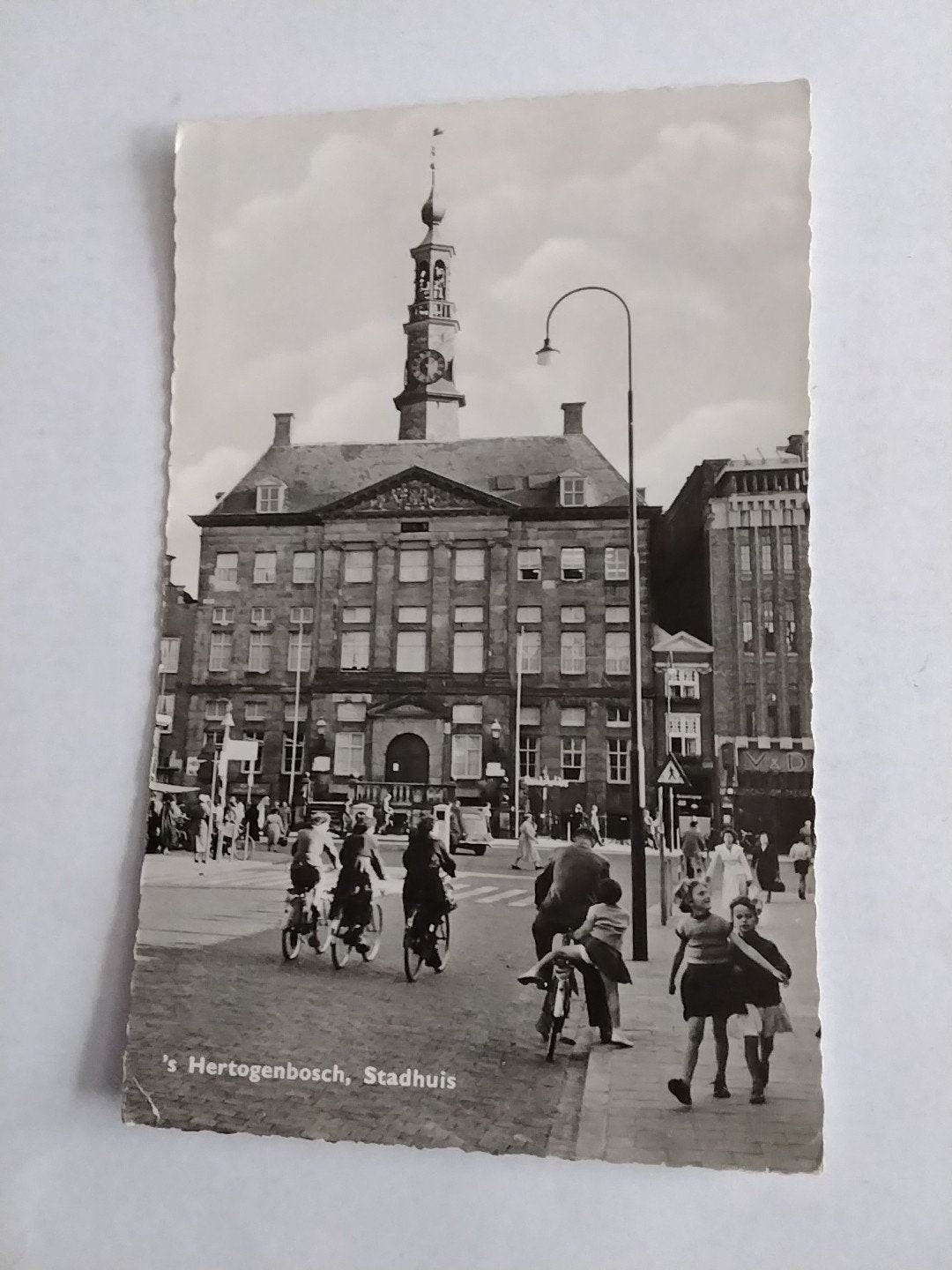 Oude Ansichtkaart 's Hertogenbosch Stadhuis, Verzamelen, Ansichtkaarten | Nederland, Ophalen of Verzenden, 1960 tot 1980, Gelopen