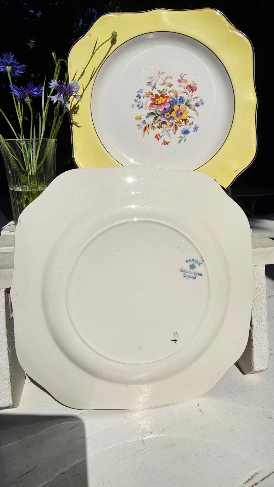 2 Vintage Johnson Brothers Pareek Borden - Geel, 22 cm, Ophalen of Verzenden