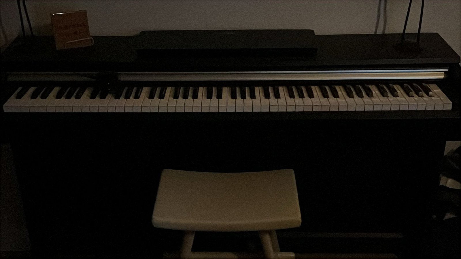 Yamaha ARIUS YPD-142 met krukje, Ophalen of Verzenden, Zo goed als nieuw, Zwart