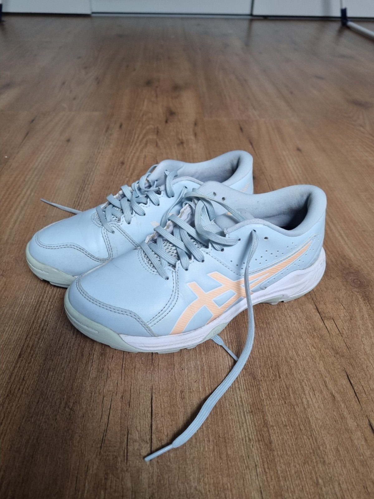 Asics sportschoenen maat 36 - lichtblauw, Ophalen of Verzenden, Zo goed als nieuw, Schoenen