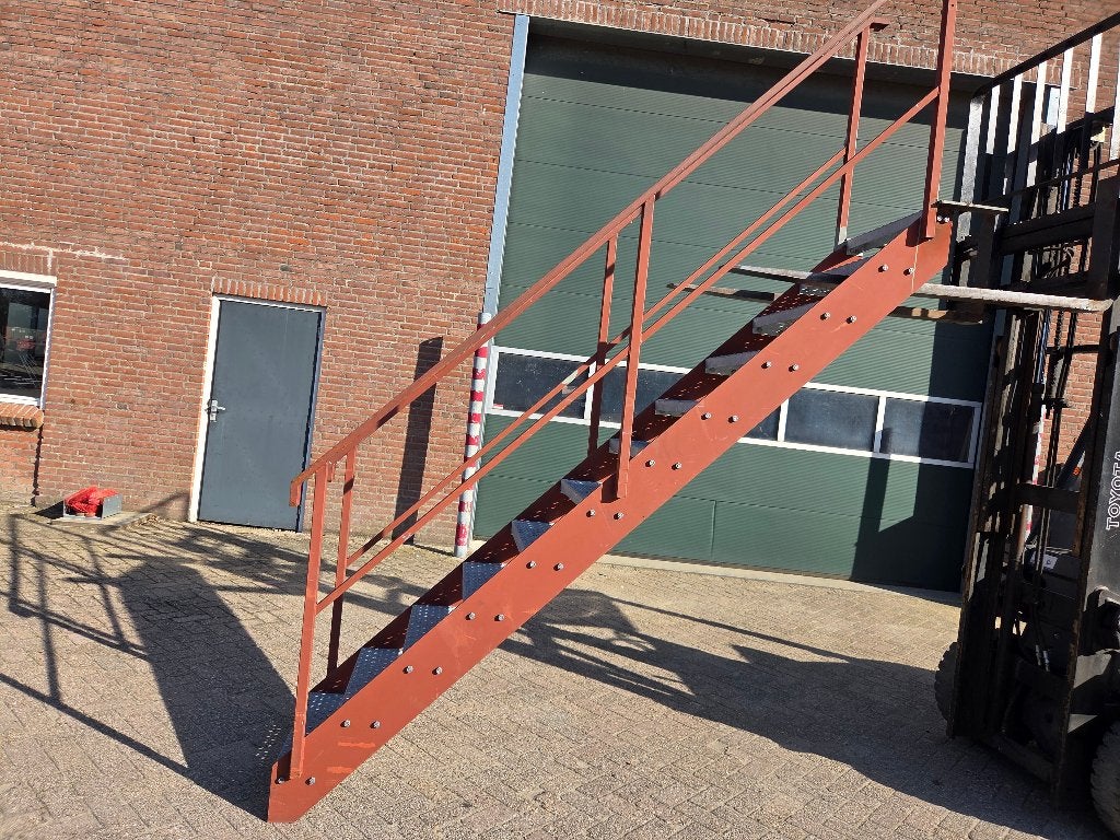 Diverse trappen met plateau, Ophalen, Gebruikt, Minder dan 2 meter