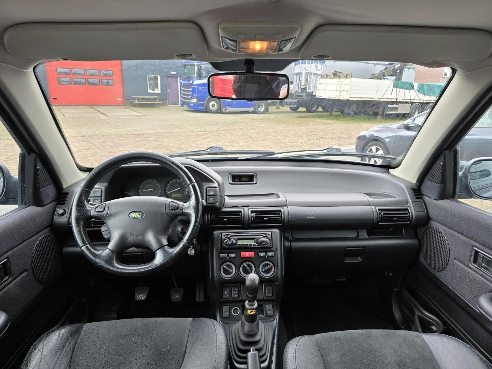 Land Rover Freelander Station Wagon 1.8 S Trekhaak/AWD/Leer, Auto's, Land Rover, Gebruikt, Zwart, 4 cilinders, 2000 kg