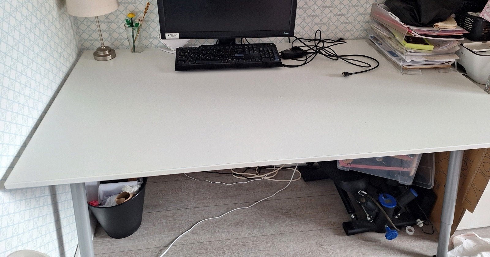 Ikea Thyge bureau 160 cm x 80 cm, Huis en Inrichting, Bureaus, Ophalen, 160 cm, In hoogte verstelbaar, Zo goed als nieuw