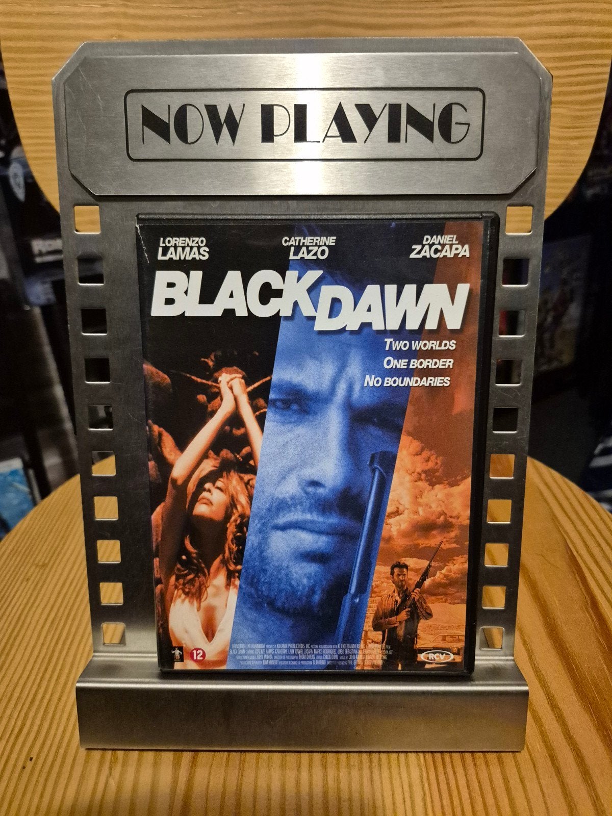 Black Dawn DVD - Actiethriller met Nederlandse ondertiteling, Nederlands, Actiethriller, Ophalen of Verzenden, Zo goed als nieuw