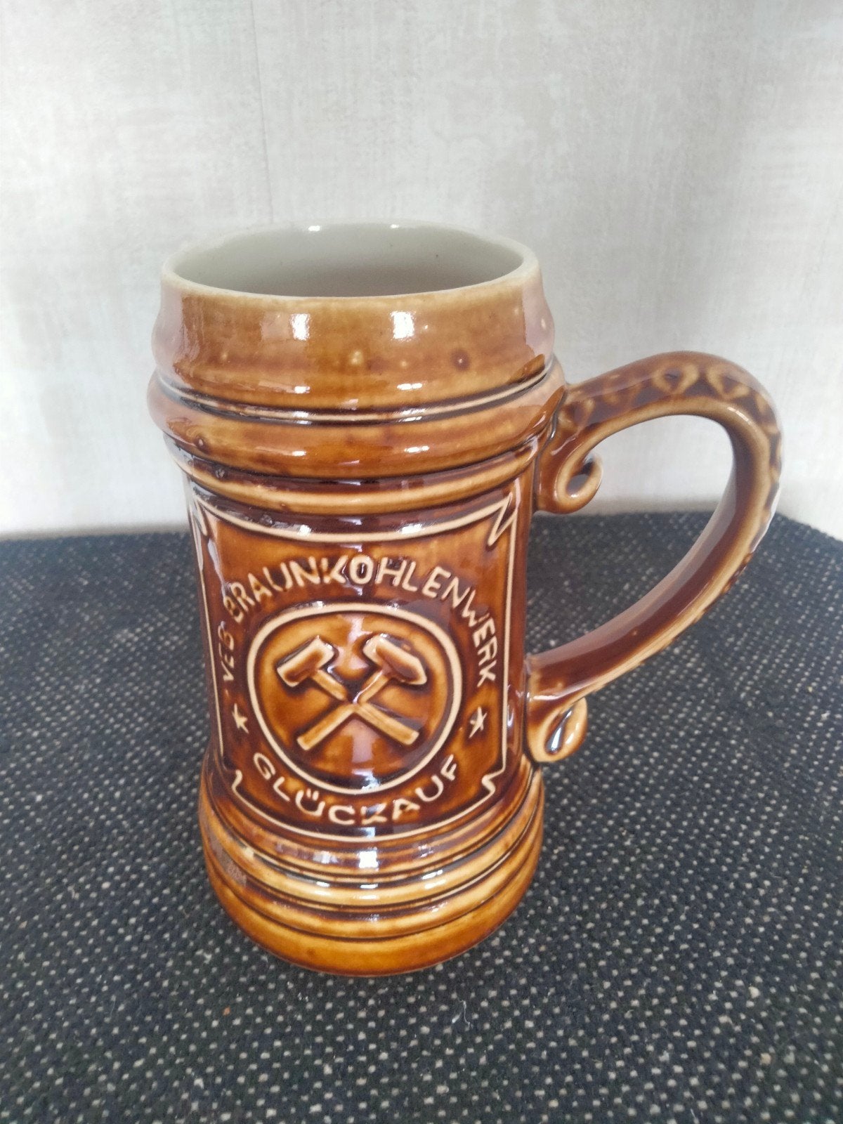 Vintage Duits Bierpul Bruin Steengoed met Reliëfdecoratie, Antiek en Kunst, Antiek | Keramiek en Aardewerk, Ophalen of Verzenden
