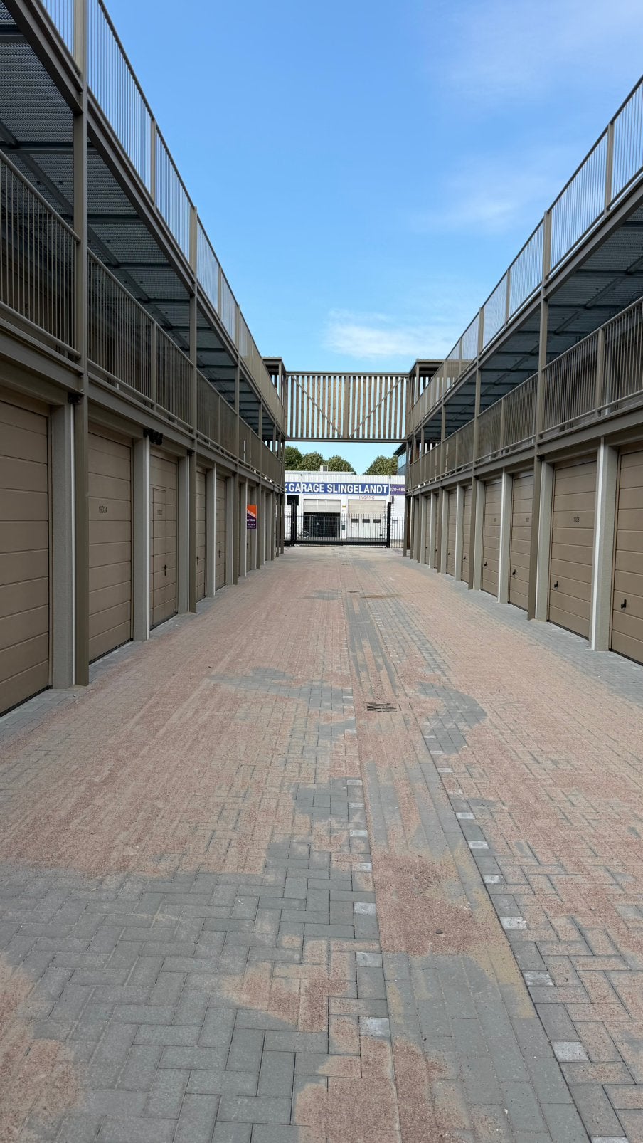 Garagebox te huur / te koop – Amsterdam Osdorp, Huizen en Kamers, Garages en Parkeerplaatsen, Amsterdam