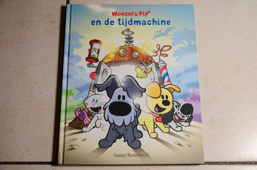Woezel & Pip en de tijdmachine / Guusje Nederhorst, Ophalen of Verzenden, Zo goed als nieuw, Fictie algemeen, Voorleesboek