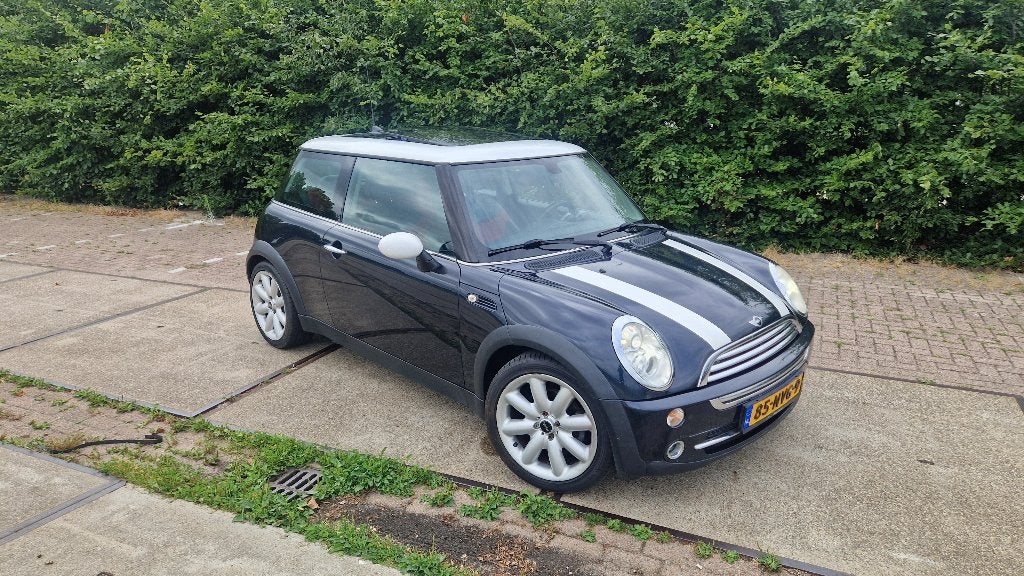 Mini Cooper 1.6 116Pk facelift *Nieuwe APK*, Voorwielaandrijving, 4 cilinders, 4 stoelen, Zwart