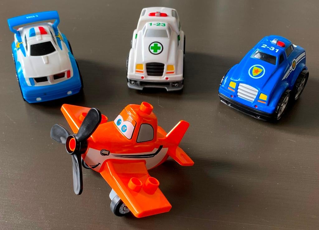 Mega Bloks Auto’s  +  Duplo Vliegtuig Cars, Kinderen en Baby's, Speelgoed | Speelgoedvoertuigen, Ophalen of Verzenden, Zo goed als nieuw