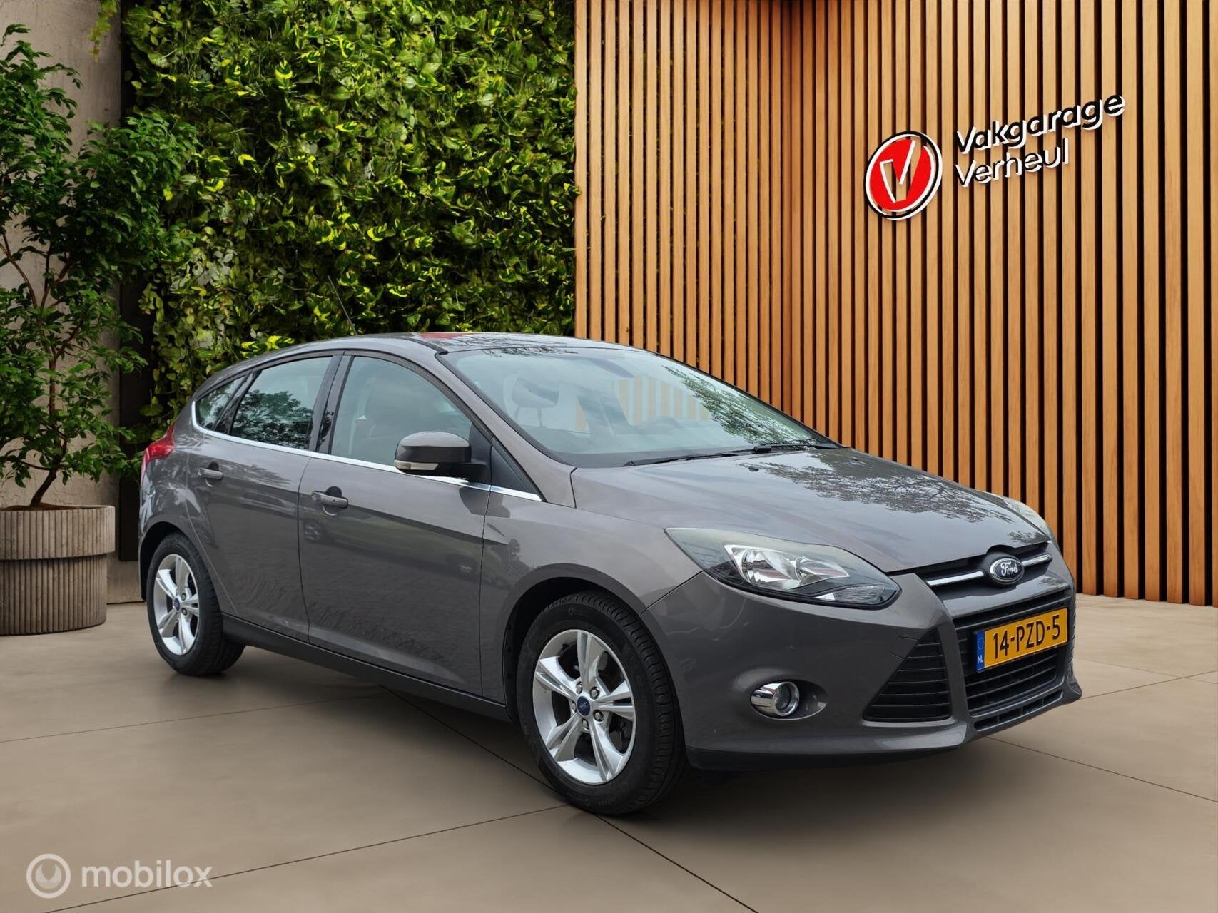 Ford Focus 1.6 EcoBoost 150Pk Trend-Sport Nap Boekjes, Gebruikt, 4 cilinders, Bedrijf, Handgeschakeld