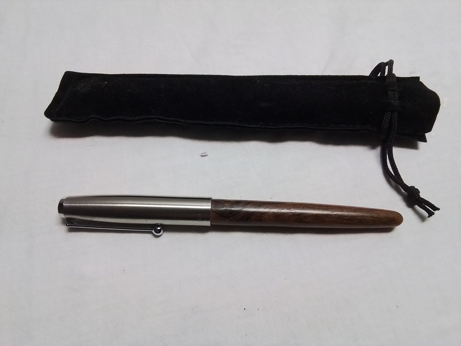 Vulpen met houten houder en etui, Overige merken, Met doosje, Ophalen of Verzenden, Zo goed als nieuw