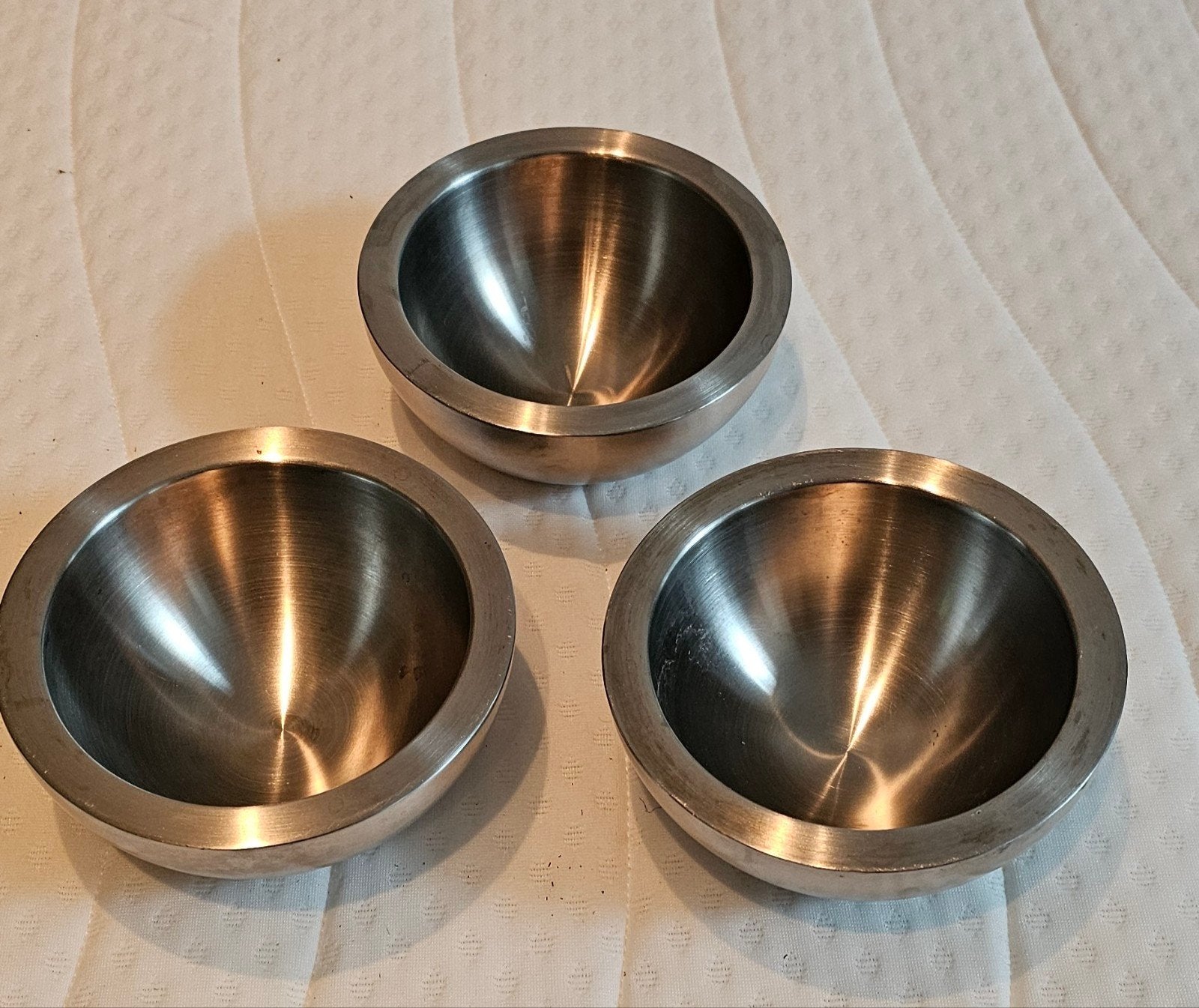 3 RVS bakjes 16 cm voor koelen en serveren, Ophalen, Gebruikt, Schaal, Rond