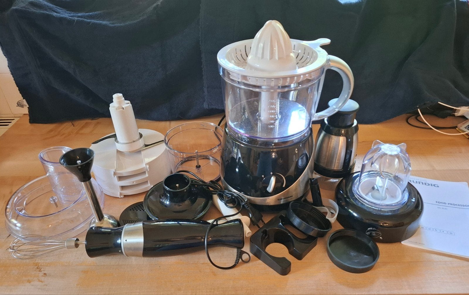 Grundig Foodprocessor UM 5040 - Multifunctioneel Keukenhulp, 1 tot 2 liter, Ophalen, Nieuw, 3 snelheden of meer