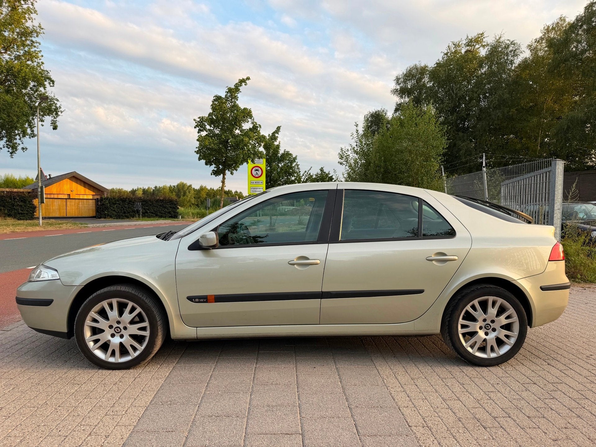 Renault Laguna 1.8-16V Dynamique Koopje, Laguna, Gebruikt, 4 cilinders, Leder en Stof