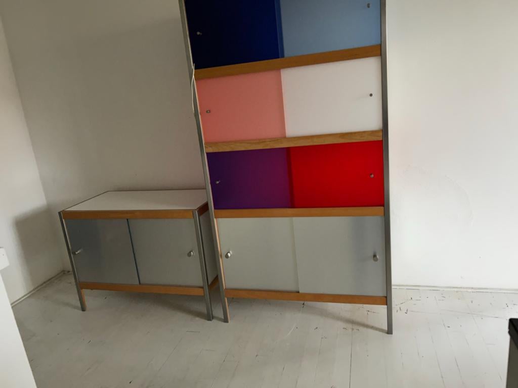 KewLox -Kleurrijke Kast met Schuifdeuren - Modern Design, Ophalen, 50 tot 100 cm, Zo goed als nieuw, 150 tot 200 cm