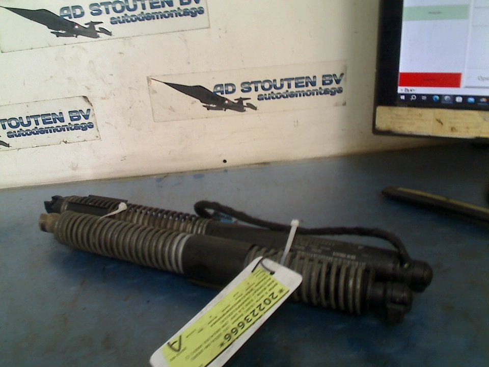 Schokbrekerset Achter 8737952 BMW 5 serie (G30) 2022, Gebruikt, Petuelring 130, München 80809, , Duitsland, BMW, Bayerische Motoren Werke AG