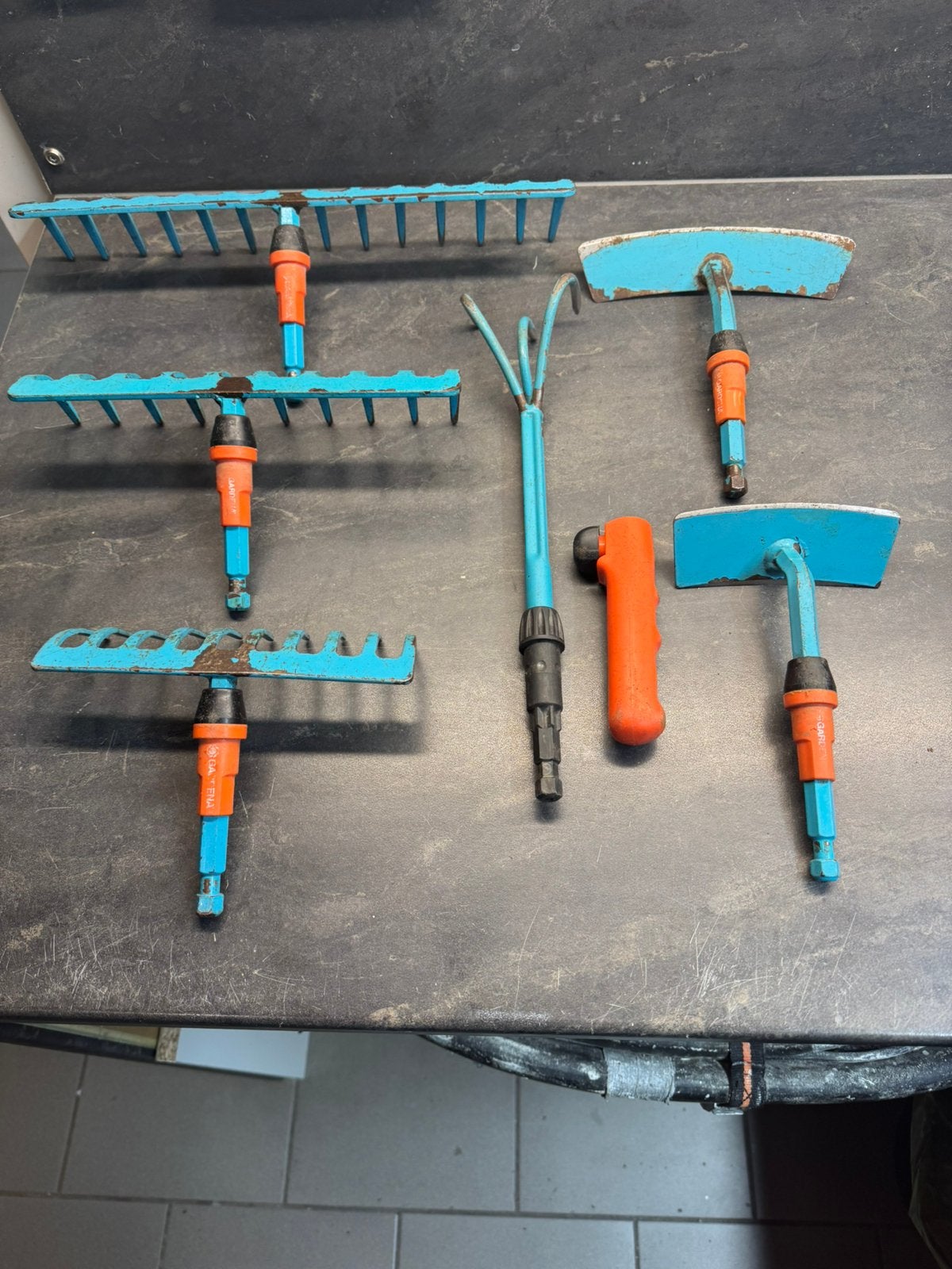 Gardena combi systeem: stelen, schoffels, harken en handvat, Ophalen of Verzenden, Gebruikt, Hark