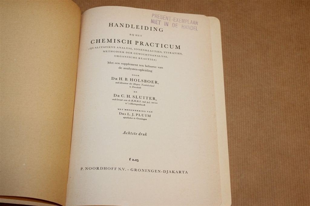 Handleiding Chemisch Practicum — Analyse & Titraties 1953, Ophalen of Verzenden, Gelezen, Natuurwetenschap